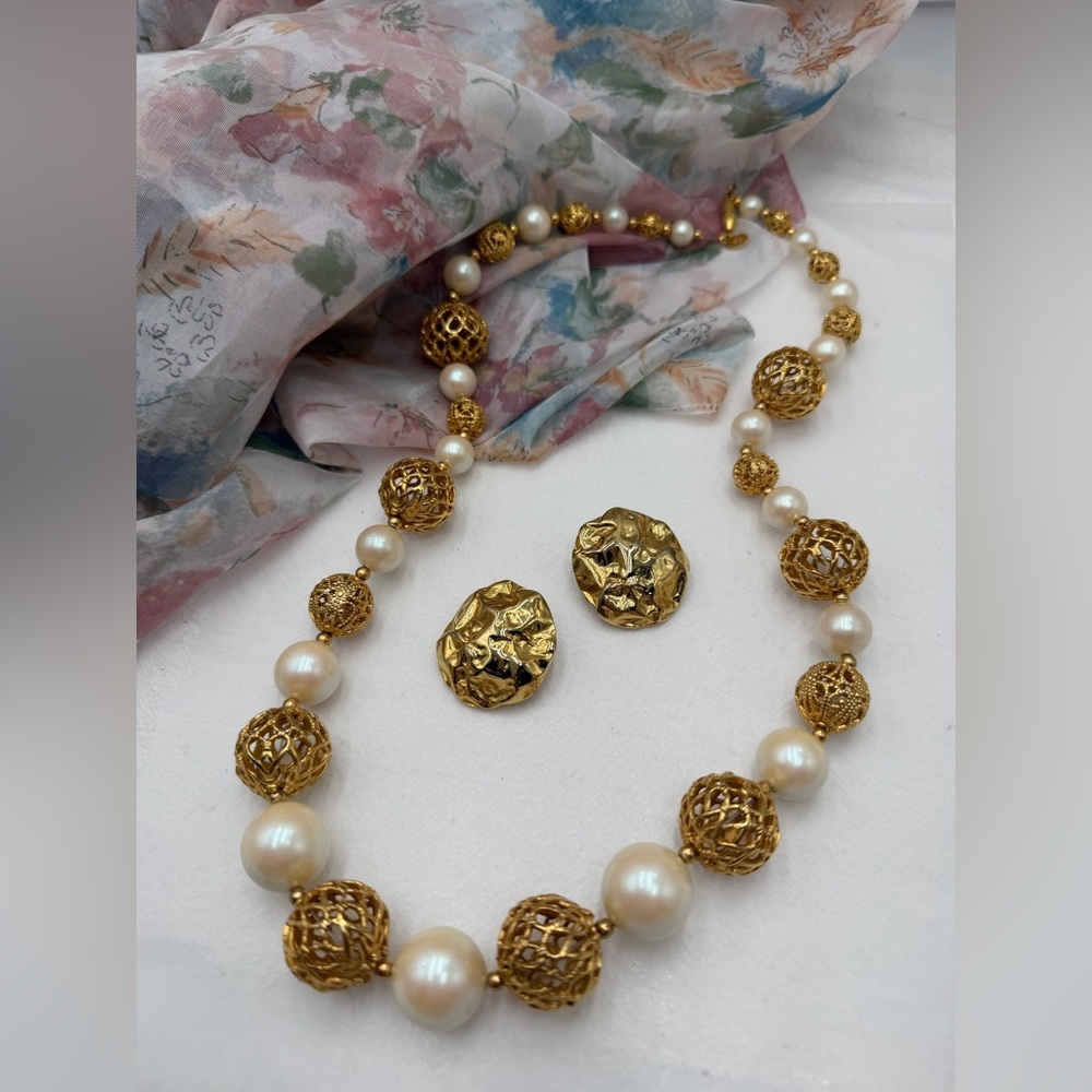 Vintage Vendome Mottled Gold  and Pearl Necklace with clip Earrings